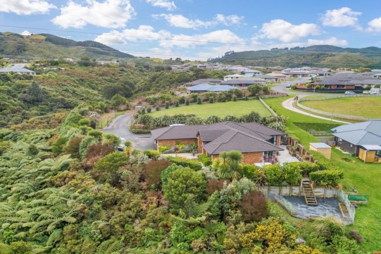 Photo of property in 55 Percy Kinsman Crescent, Riverstone Terraces, Upper Hutt, 5018