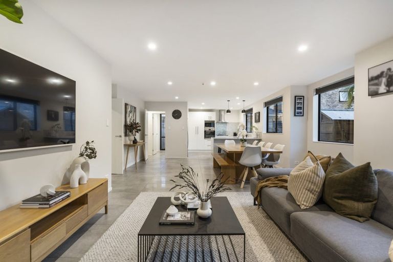 Photo of property in 71a Neil Avenue, Te Atatu Peninsula, Auckland, 0610