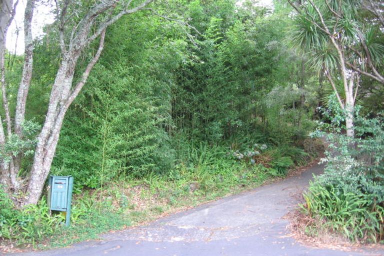 Photo of property in 84 Takahe Road, Titirangi, Auckland, 0604