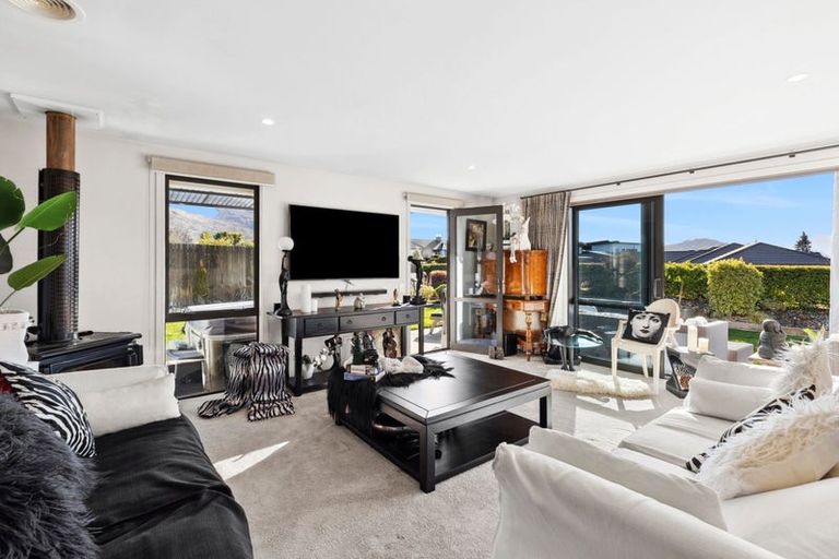 Photo of property in 2 Turnbull Crescent, Wanaka, 9305