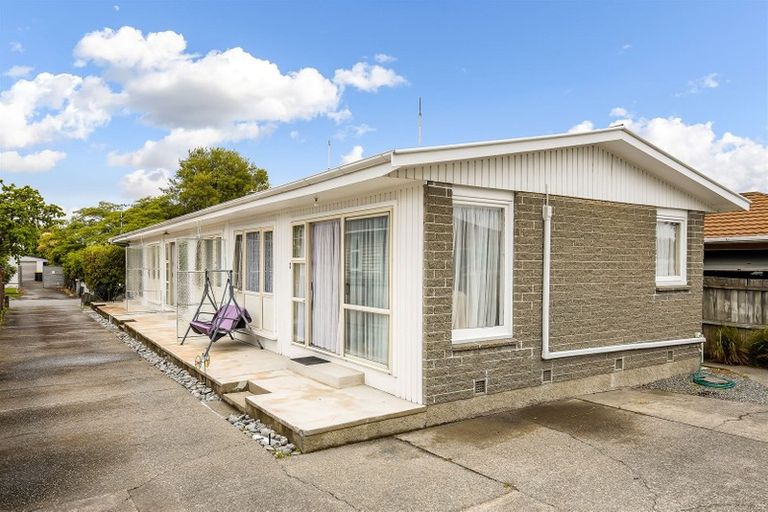 Photo of property in 2/17 Torrens Road, Hillmorton, Christchurch, 8024