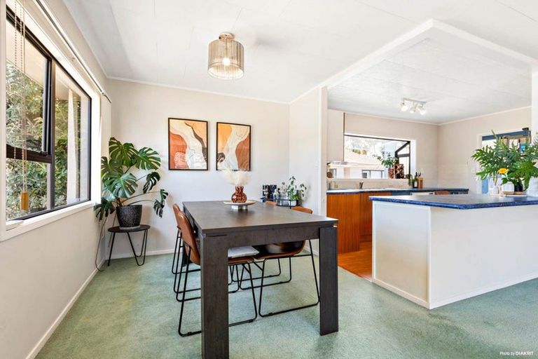 Photo of property in 41 De Quincey Terrace, Highland Park, Auckland, 2010