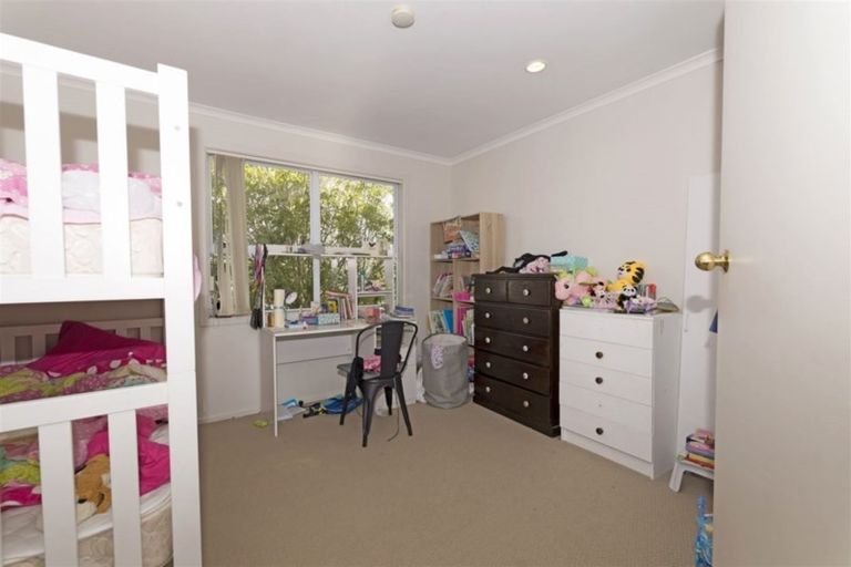 Photo of property in 306 Sunset Road, Windsor Park, Auckland, 0632