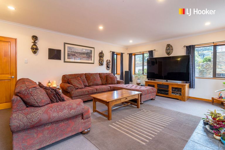 Photo of property in 41 Highgrove, Saint Clair, Dunedin, 9012