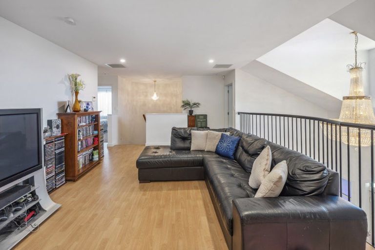 Photo of property in 28 Magnolia Rise, Waipahihi, Taupo, 3330