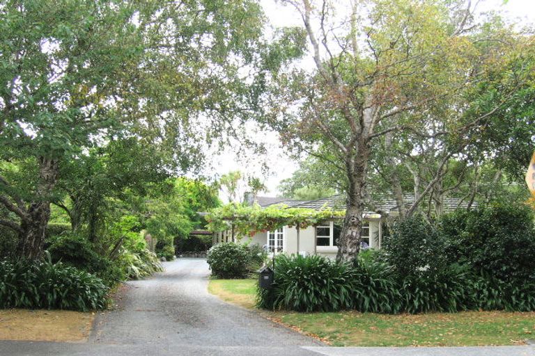 Photo of property in 104 Barton Avenue, Heretaunga, Upper Hutt, 5018