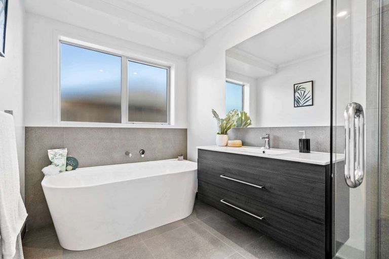 Photo of property in 46 Kitemaunga Avenue, One Tree Point, 0118