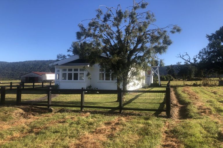 Photo of property in 28 Cook Flat Road, Fox Glacier, 7886