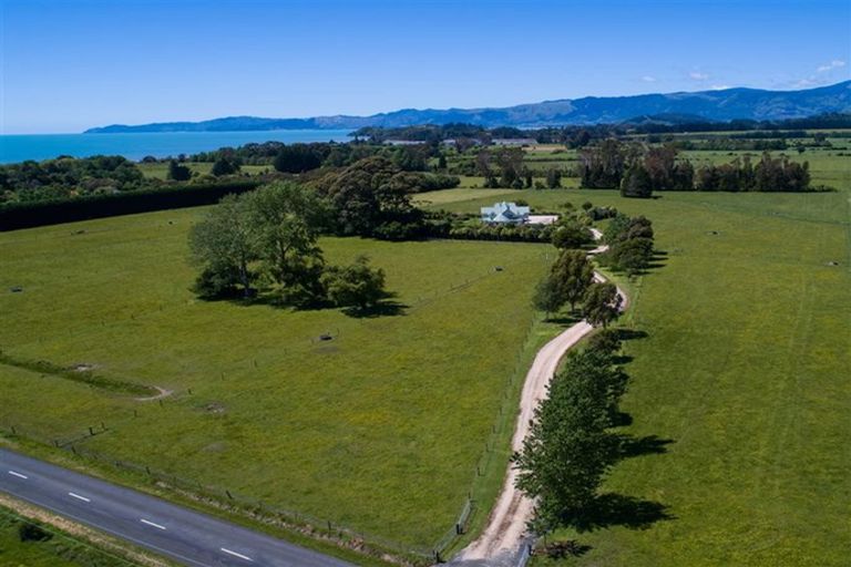 Photo of property in 120 Patons Rock Road, Patons Rock, Takaka, 7182