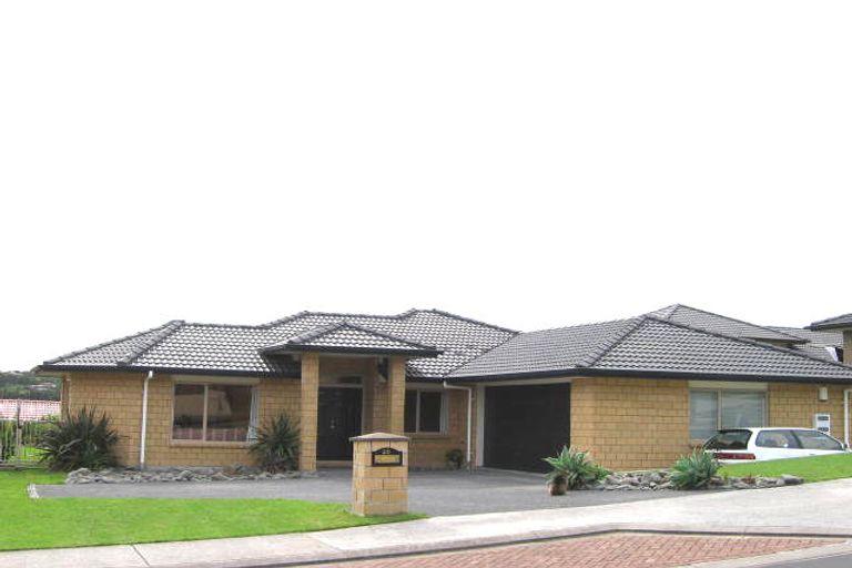 Photo of property in 30 Chadlington Avenue, Henderson, Auckland, 0612