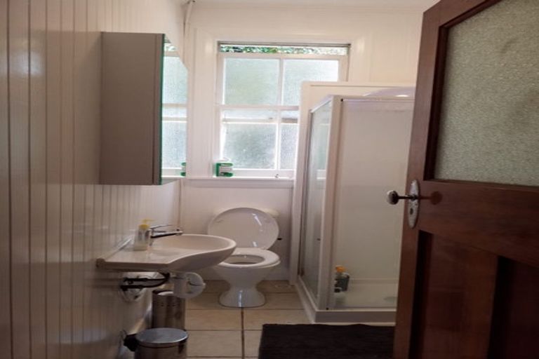 Photo of property in 48 Aurora Terrace, Kelburn, Wellington, 6012