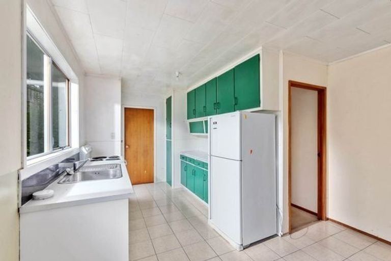 Photo of property in 62 Lavery Place, Sunnynook, Auckland, 0632