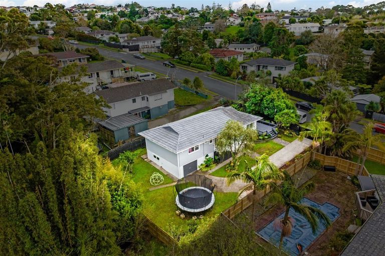 Photo of property in 63 Weatherly Road, Torbay, Auckland, 0630