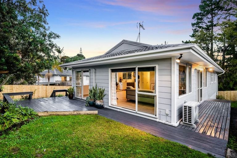 Photo of property in 63 Weatherly Road, Torbay, Auckland, 0630