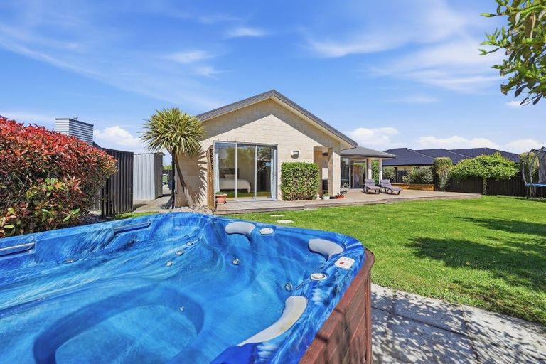 Photo of property in 8 Silver Springs Boulevard, Mosgiel, 9024