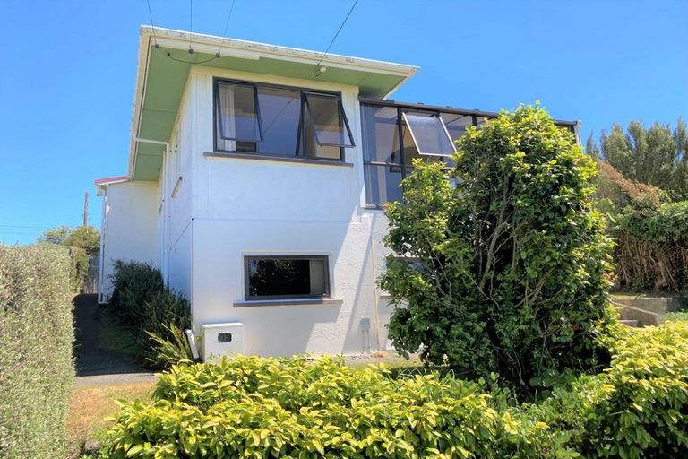 Photo of property in 75 Mould Street, Waitara, 4320