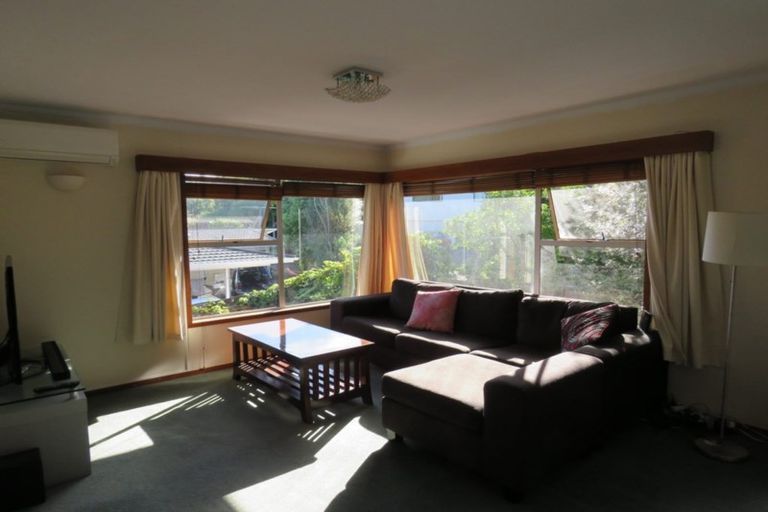 Photo of property in 2/22 Mannering Place, Hillcrest, Auckland, 0627