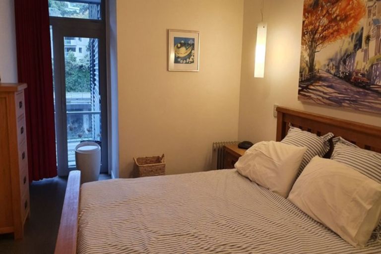 Photo of property in Montreaux Apartments, 3k/164 The Terrace, Wellington Central, Wellington, 6011