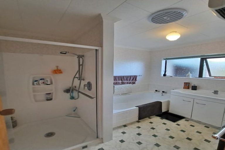 Photo of property in 13a Julian Place, Westown, New Plymouth, 4310