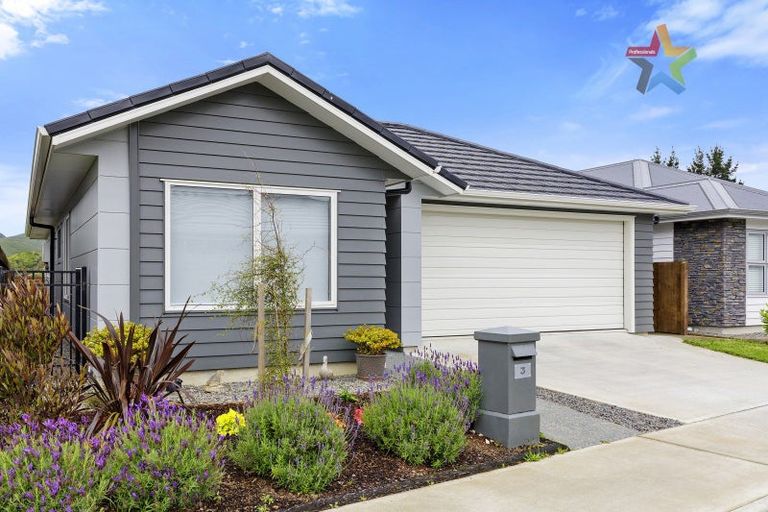 Photo of property in 3 Takapo Grove, Kelson, Lower Hutt, 5010
