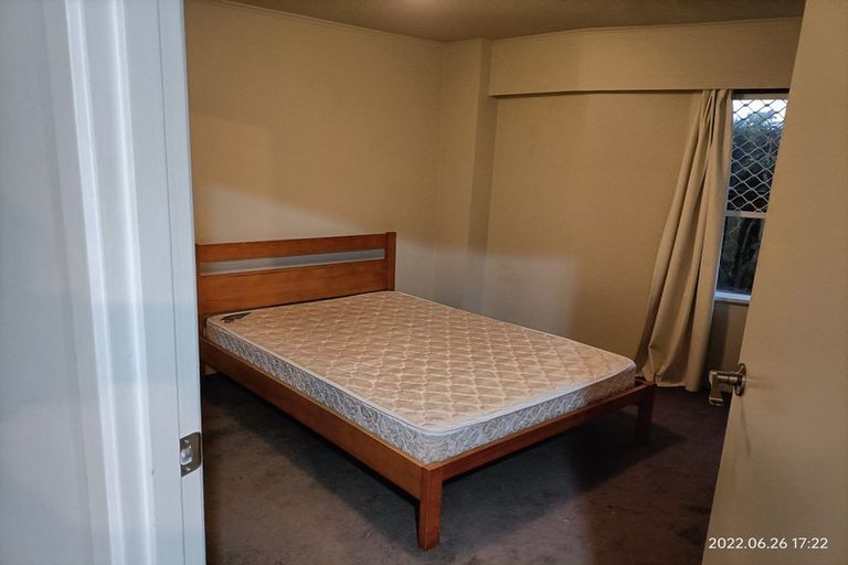 Photo of property in 1/3 Sunset Road, Totara Vale, Auckland, 0632