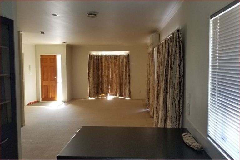 Photo of property in 12 Wheaton Place, Glen Eden, Auckland, 0602