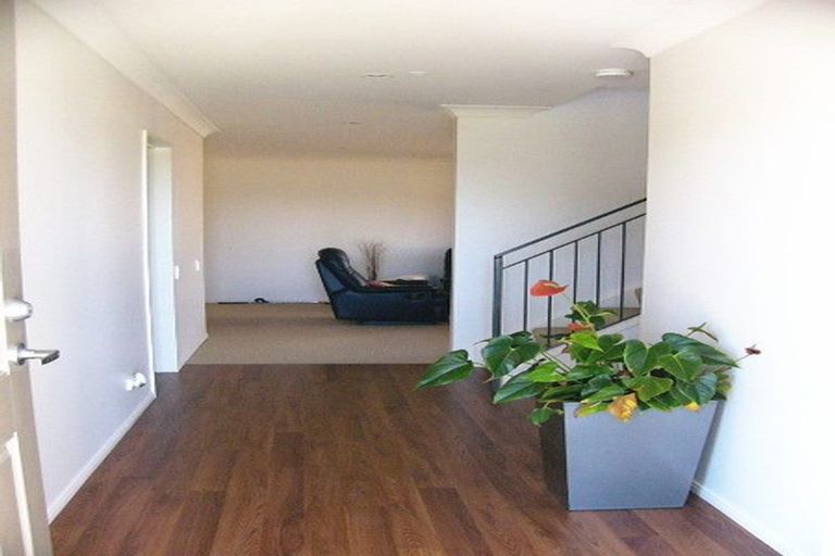 Photo of property in 23 Stranraer Crescent, Wattle Downs, Auckland, 2103