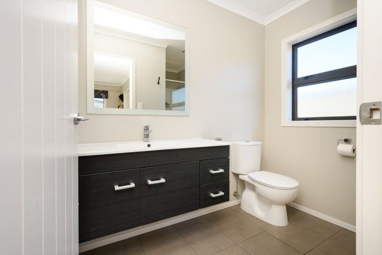 Photo of property in 59 Rosalie Terrace, Kelvin Grove, Palmerston North, 4414