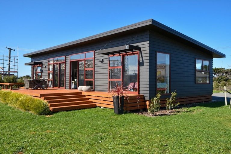 Photo of property in 8 Madison Street, Carterton, 5713