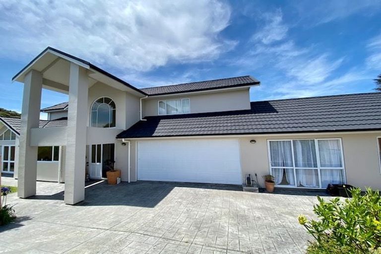 Photo of property in 9 The Topdeck, Whitby, Porirua, 5024