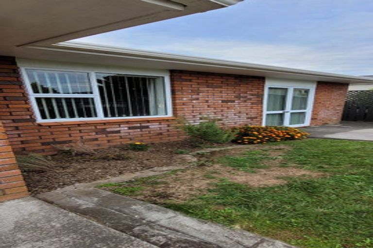 Photo of property in 8 Burns Street, Westown, New Plymouth, 4310