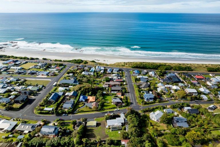 Photo of property in 11 Queen Street, Brighton, Dunedin, 9035