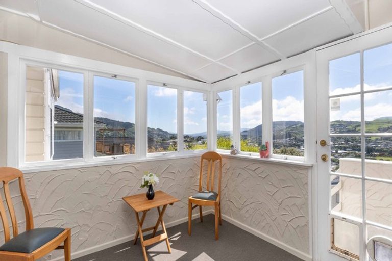 Photo of property in 52 Oriel Avenue, Tawa, Wellington, 5028