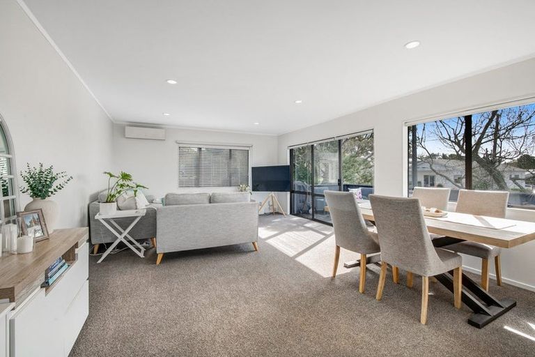 Photo of property in 13 Red Beach Road, Red Beach, 0932