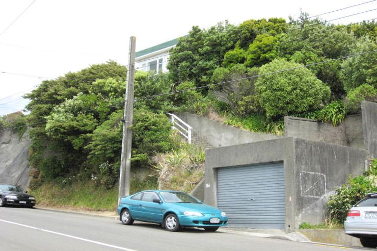 Photo of property in 136 The Ridgeway, Mornington, Wellington, 6021