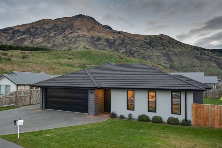 Photo of property in 26 Risinghurst Terrace, Lower Shotover, Queenstown, 9304