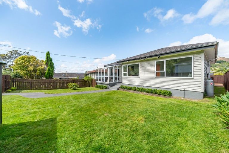 Photo of property in 342 Main Road, Tawa, Wellington, 5028