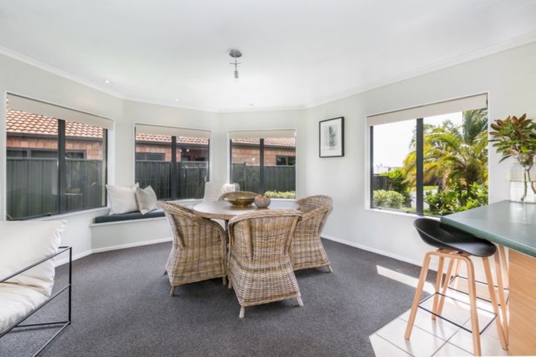 Photo of property in 24 Fairview Place, Havelock North, 4130