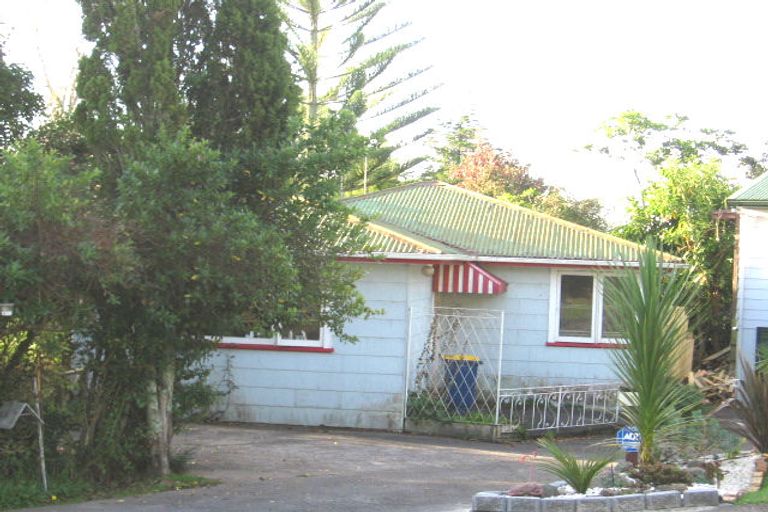 Photo of property in 16 Parrs Cross Road, Henderson, Auckland, 0612