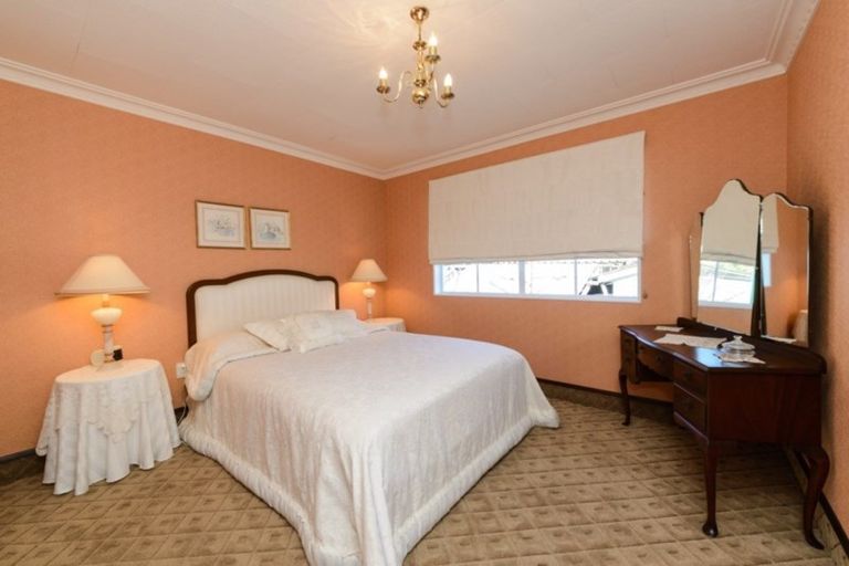 Photo of property in 42 Waikawa Road, Owaka, 9535