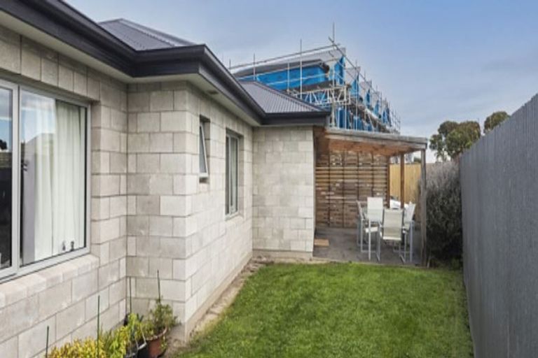 Photo of property in 6a Tonga Place, Riccarton, Christchurch, 8041