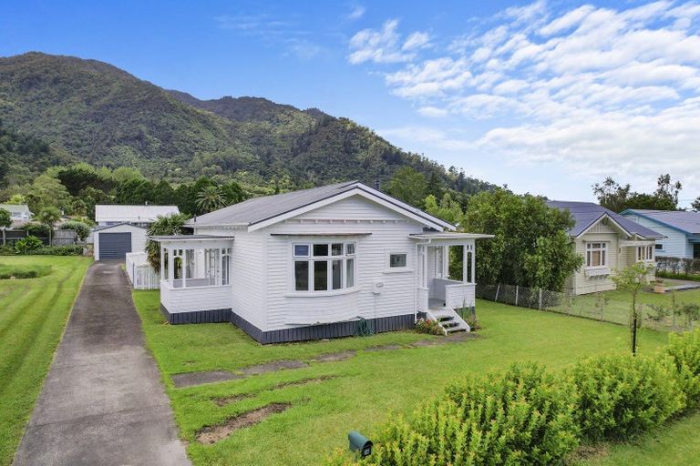 Photo of property in 14 Farmer Street, Te Aroha, 3320
