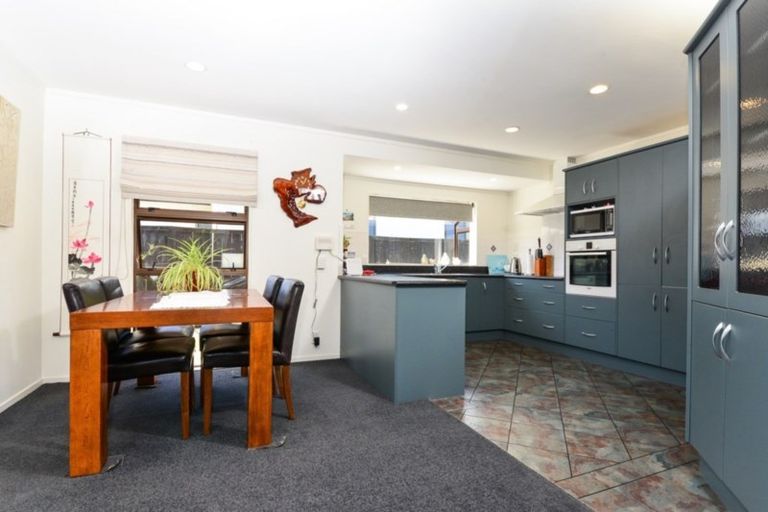 Photo of property in 30a Sandwich Road, St Andrews, Hamilton, 3200