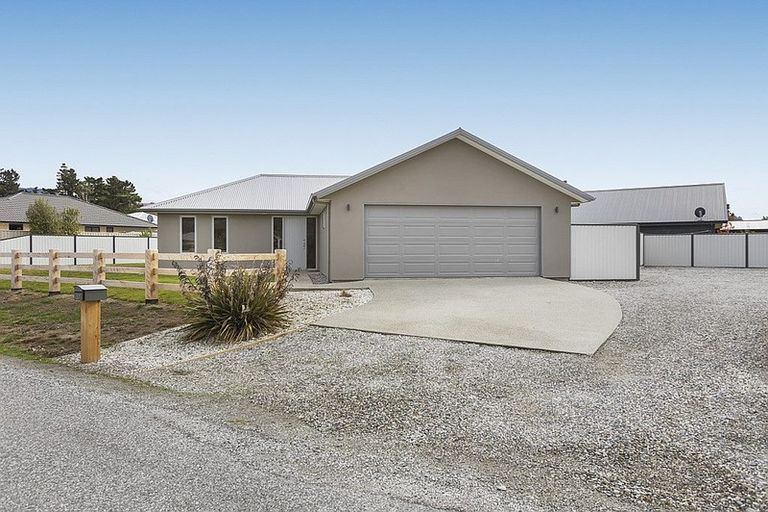Photo of property in 37 Missy Crescent, Mount Pisa, Cromwell, 9383