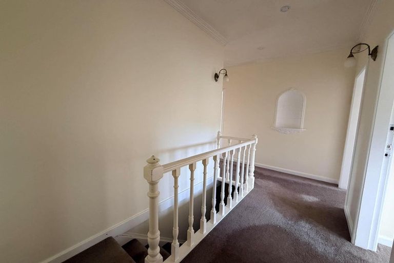 Photo of property in 28 Bassett Road, Johnsonville, Wellington, 6037