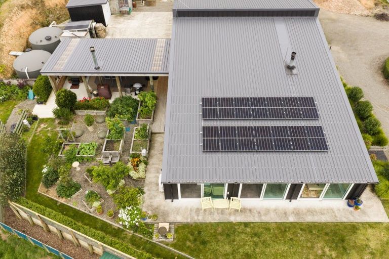 Photo of property in 165 Albert Road, Tokomaru, Palmerston North, 4474