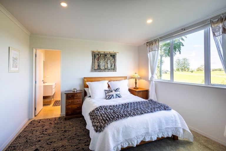 Photo of property in 16 Riverglen Road, Waipu, 0510