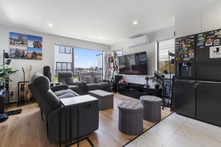 Photo of property in 890c Great South Road, Wiri, Auckland, 2104