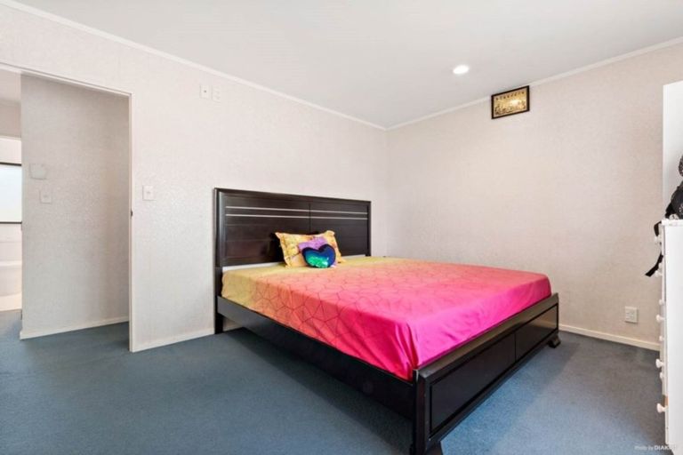 Photo of property in 111 Kindergarten Drive, Conifer Grove, Takanini, 2112