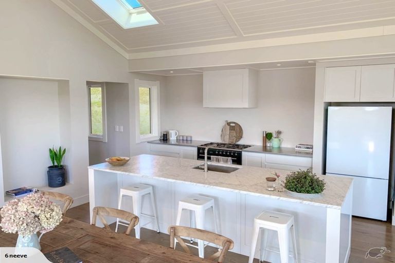 Photo of property in 14 Heipipi Drive, Eskdale, Napier, 4182